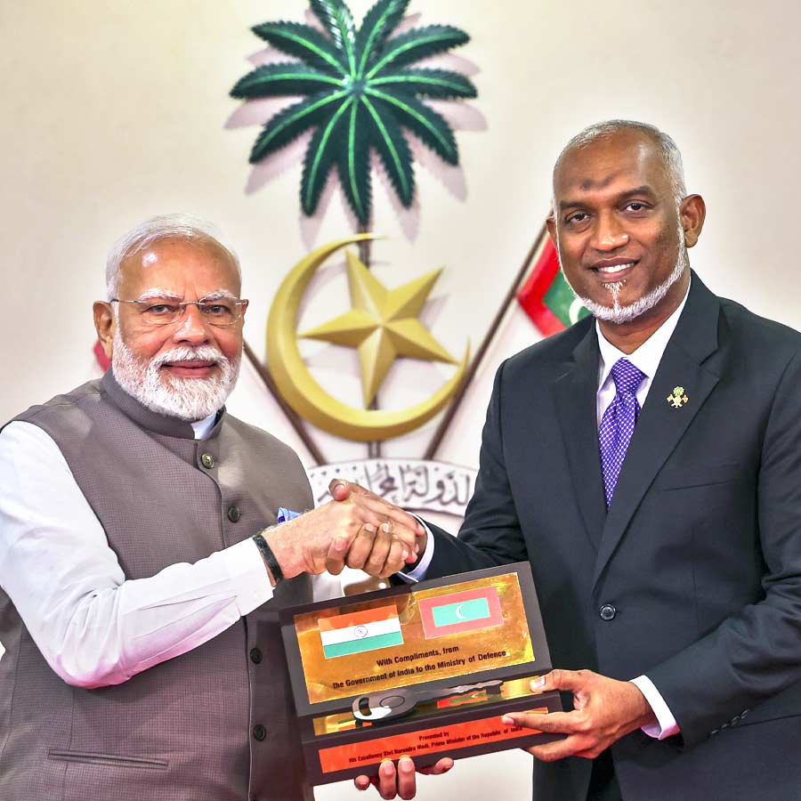 India extends over 4850 crore credit line to Maldives on Friday