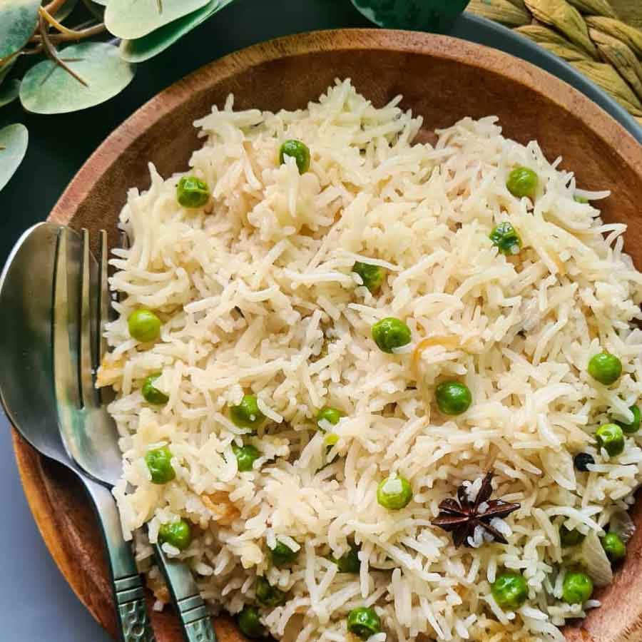 কড়াইশুঁটি দিয়ে বানিয়ে নিতে পারেন পোলাও।