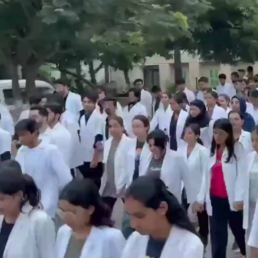 Students protest as body of a student found in hostel at Rajasthan dgtl