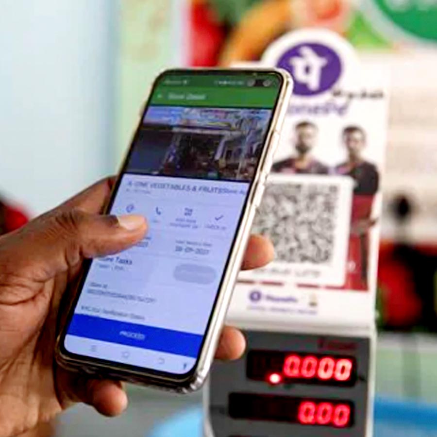 How Google Pay and Phonepe earn from UPI, what is their business model