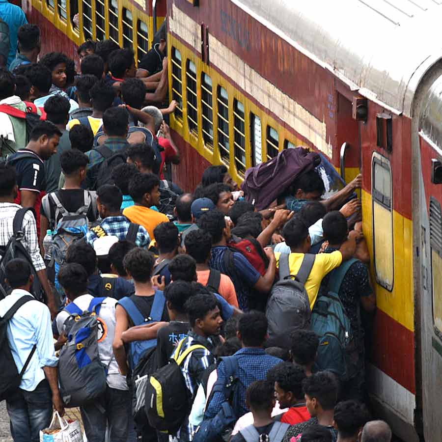 How many migrant workers are there in the country? The central government does not have the data, the Union Labour Minister said in response to a question from TMC MP Samirul Islam