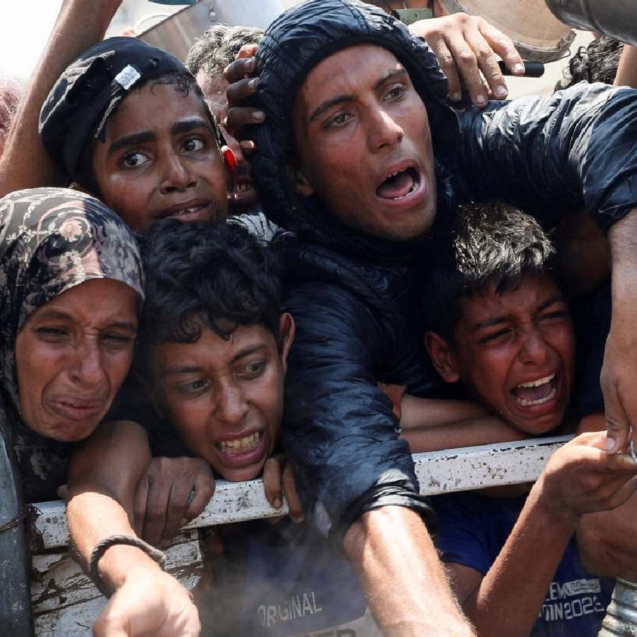 Israel airdrops food pallets in Gaza dgtl