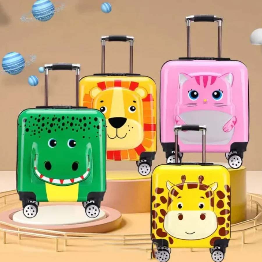 নানা রকম বন্যপ্রাণীও স্থান পেয়েছে ছোটদের ট্রলি ব্যাগে।