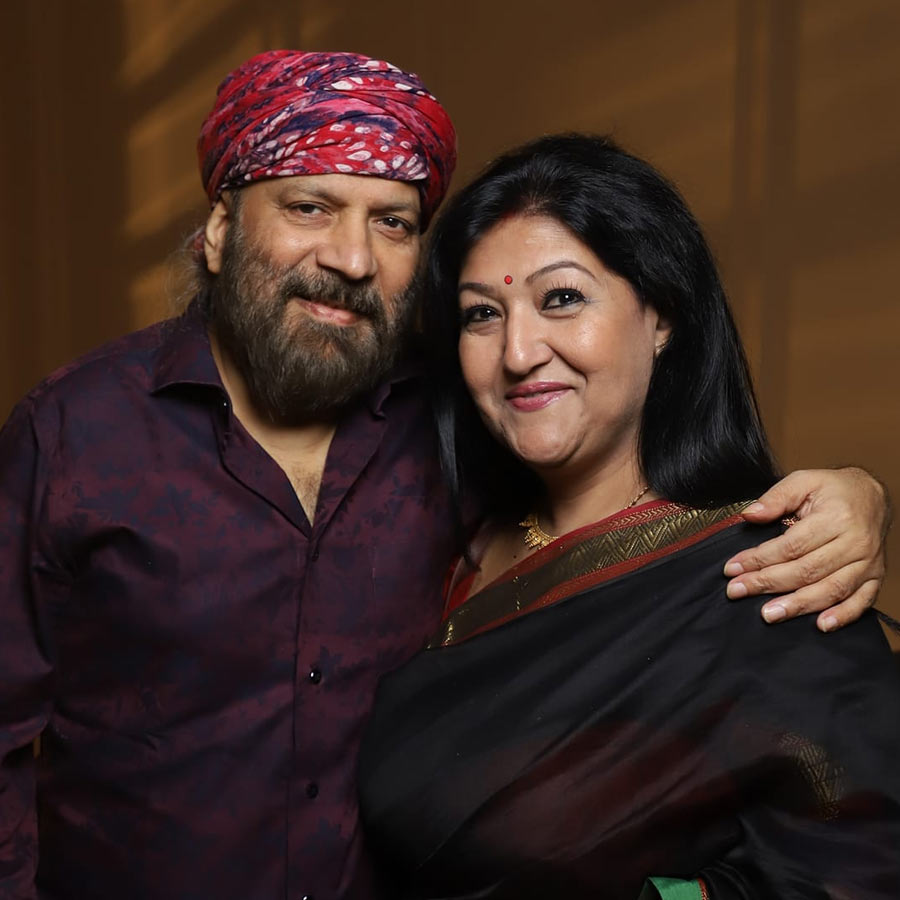 Jonaki Mukherjee sings Amar Sonar Bangla which is arranged by Debojyoti Mishra dgtl