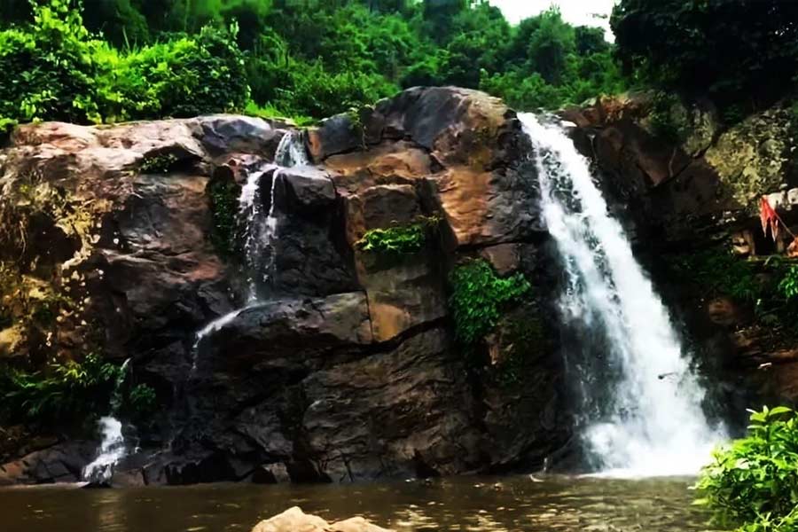 রাবণধারা ঝর্না।