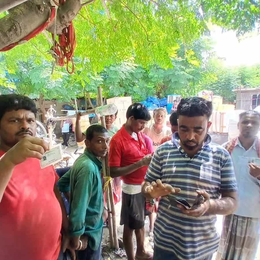 Bengali Muslim migrant workers are facing huge harassments in other states, questions arise