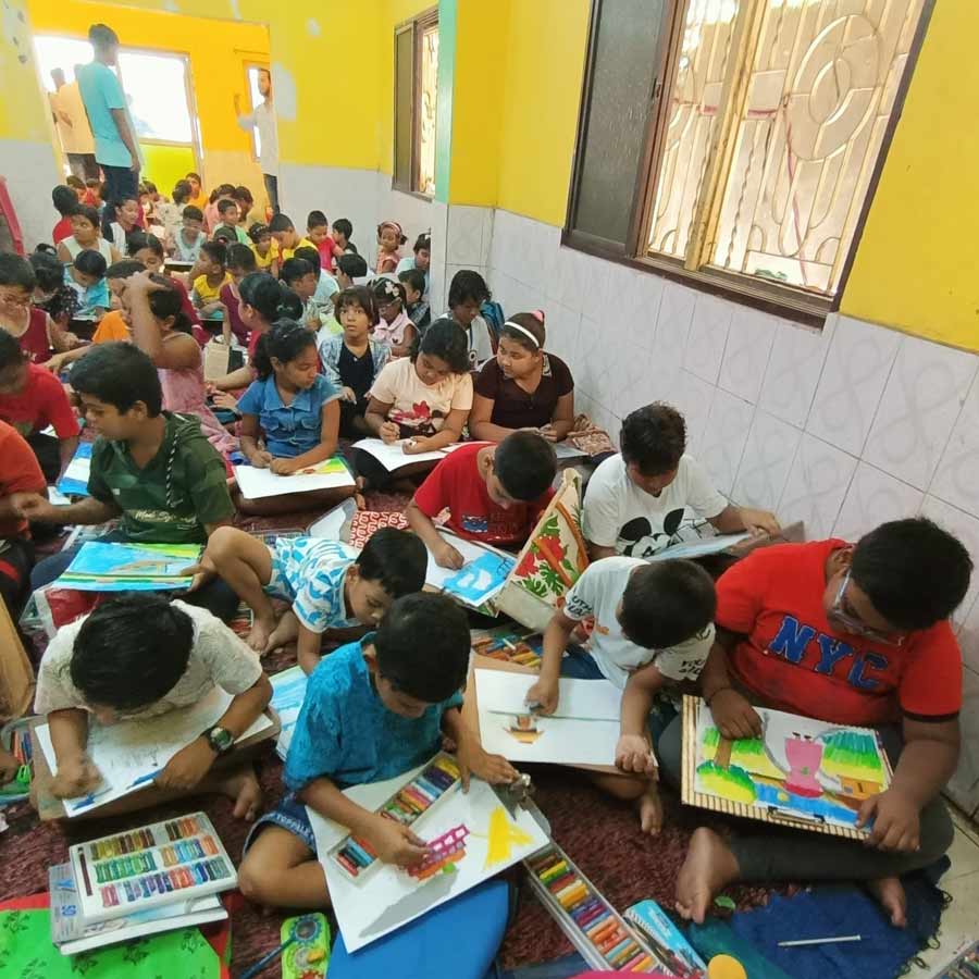 Sit and draw in memory of slain student Tamanna Khatun