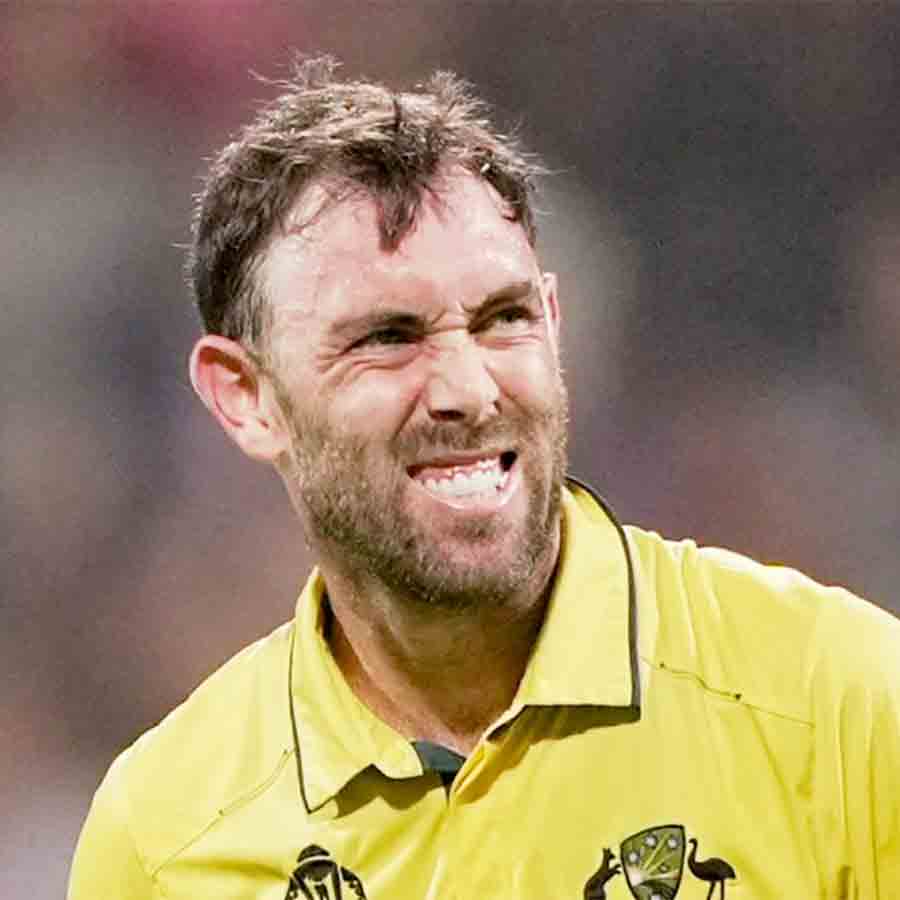 Glenn Maxwell surprised Romario Shepherd