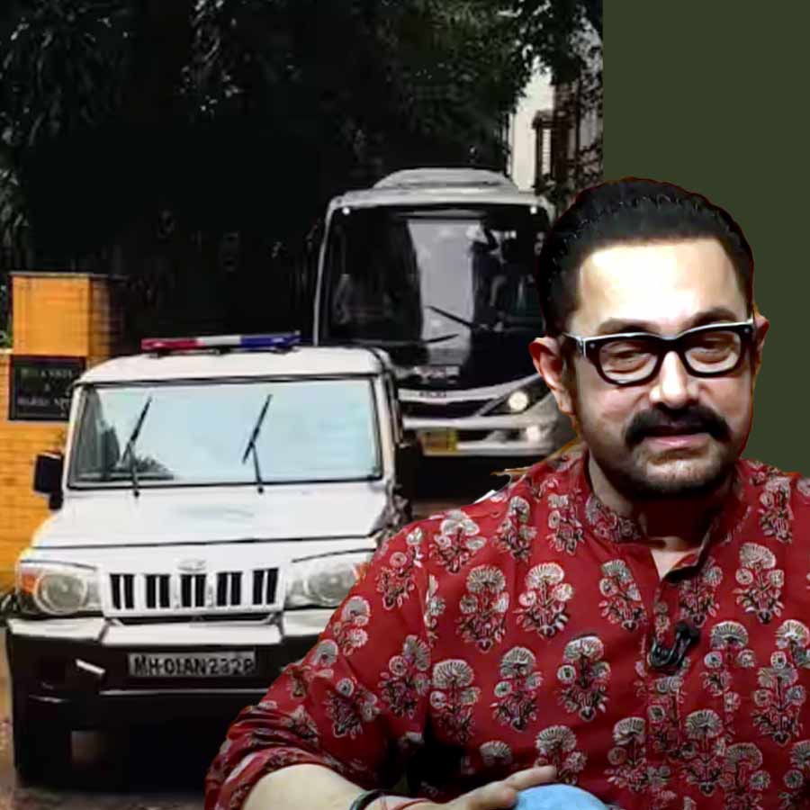 Aamir Khan's Team Reveals Why 25 IPS Officers Visited His Mumbai Residence dgtl