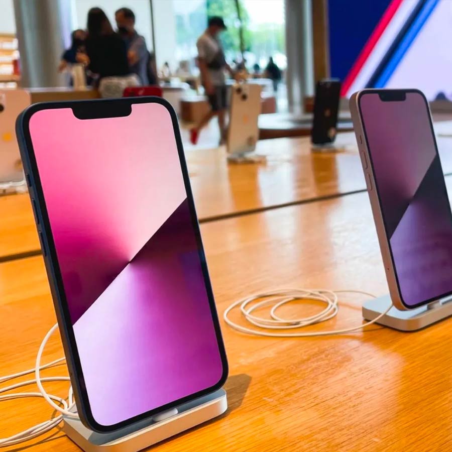 US imports made in India smartphones 1 in 3 ratios, amid China’s lead shrinks