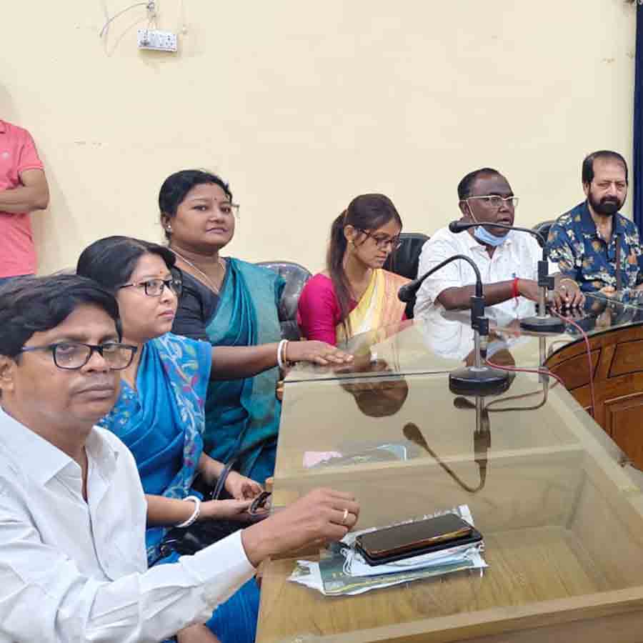 Non-cooperation proposal passed against Krishnanagar Municipality Chairman Rita Das, TMC officials says party do not approve it dgtld