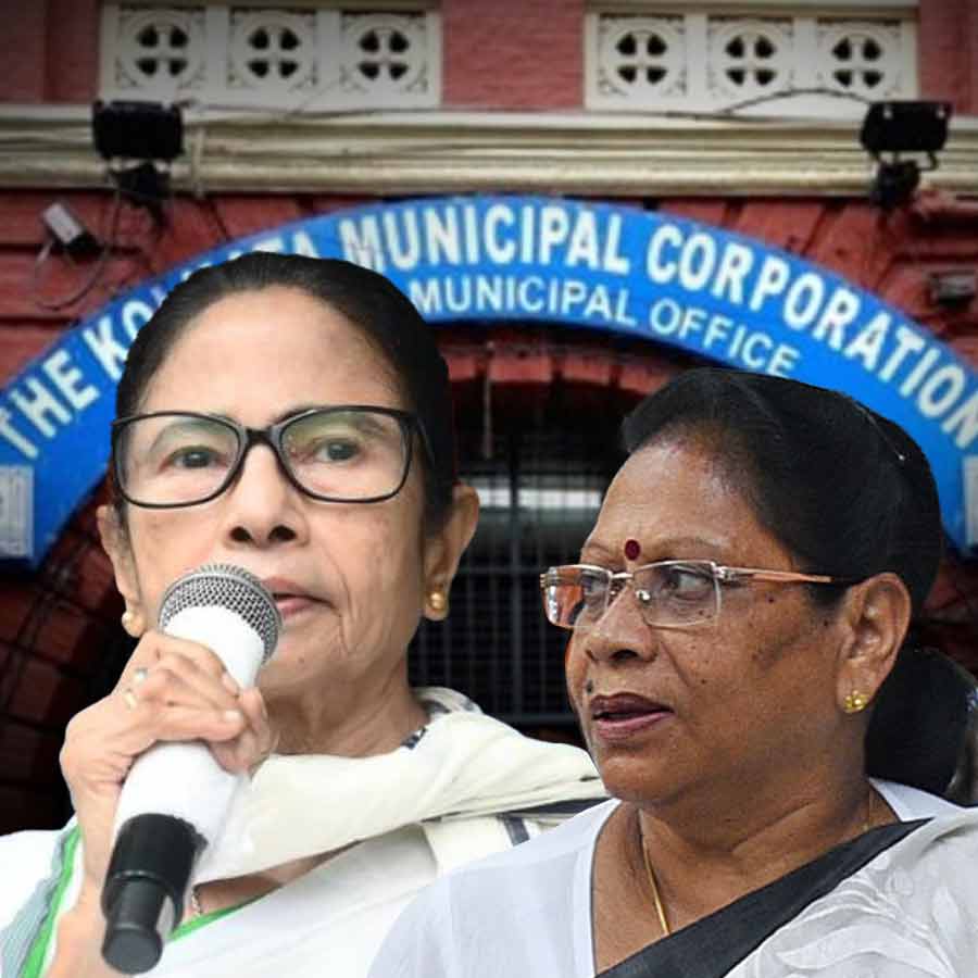 Chairperson Mala Roy directed the councilors to ask questions in Bengali in the monthly session of the KMC