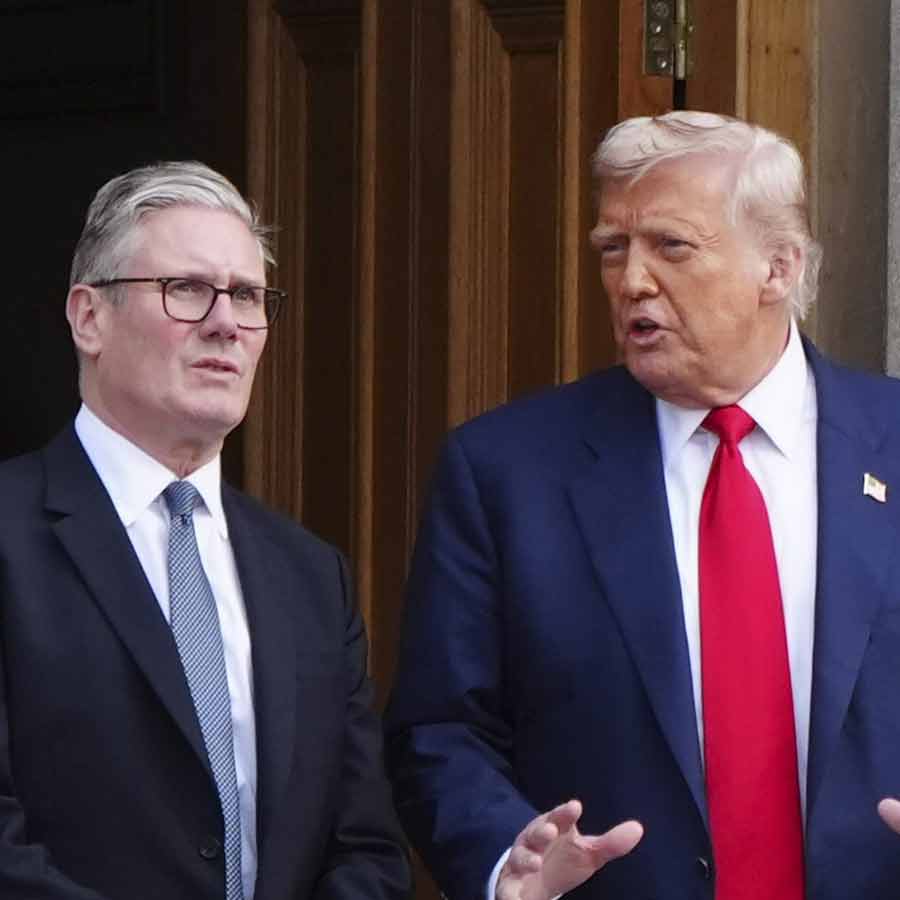 US President Donald Trump again slams London Mayor while addressing press conference along with UK PM Keir Starmer dgtl