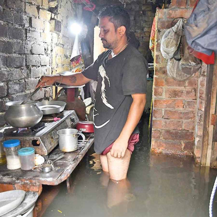 Howrah city trapped in waterlogging, municipality worried