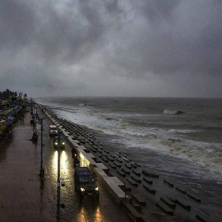 Cyclonic circulation lies of Bay of Bengal causing heavy rain forecast in South Bengal dgtl