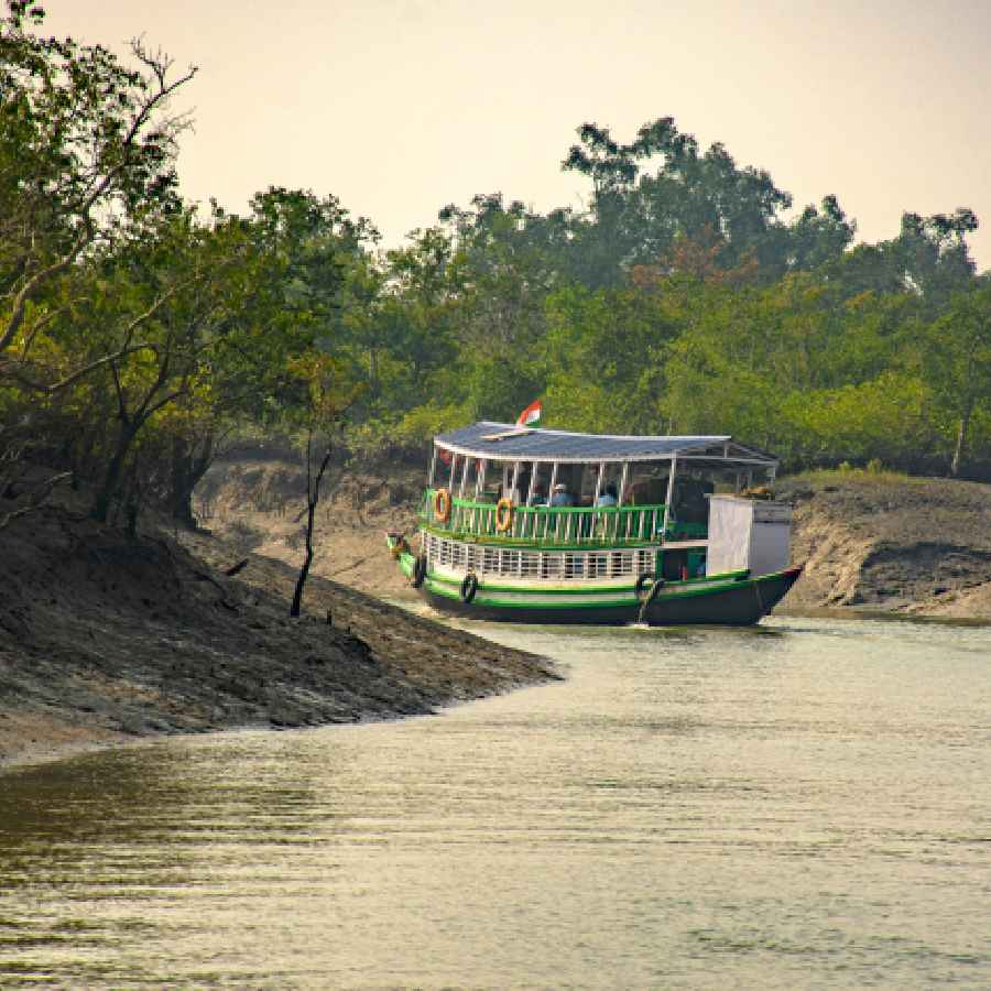 সুন্দরবনের প্রত্যন্ত গ্রামও হতে পারে ভ্রমণের ঠিকানা।
