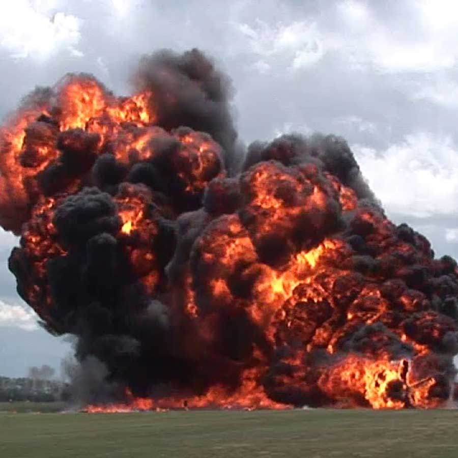 US Navy F-35 fighter jet crashes near Lemoore naval air station in California dgtl