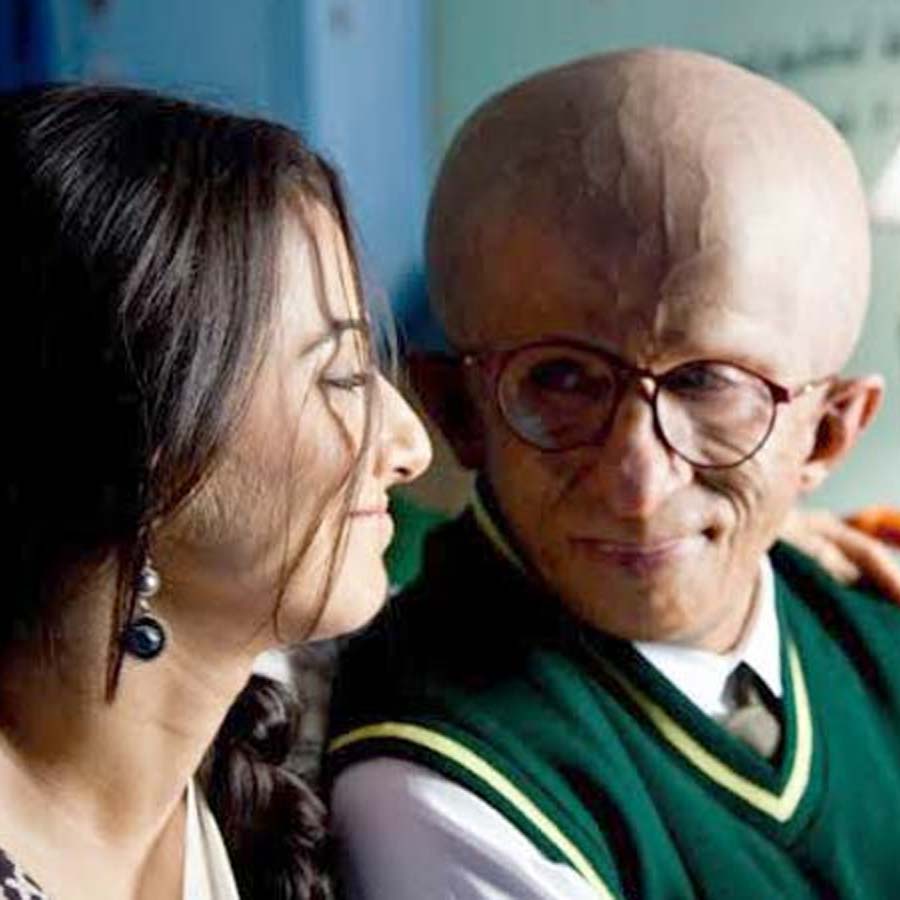 Actress Vidya Balan was warned while playing Amitabh Bachchan’s mother role in the movie Paa