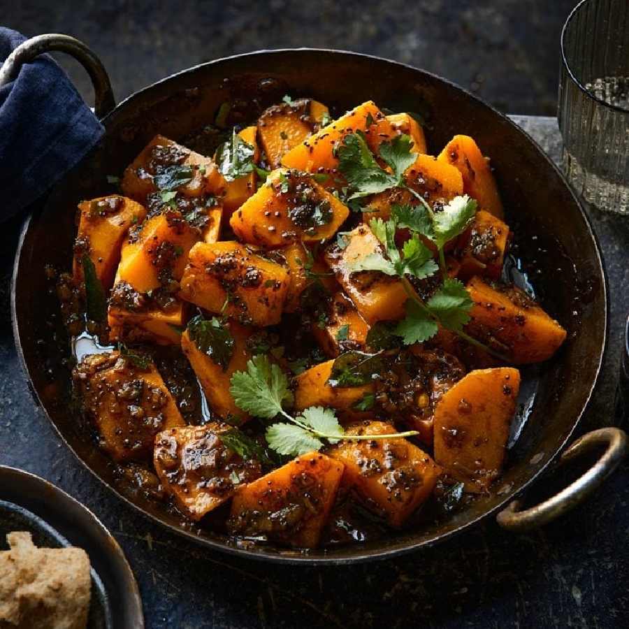 A traditional and local vegeterian recipe of West Bengal's Bankura district named Dinglar Jhal dgtl