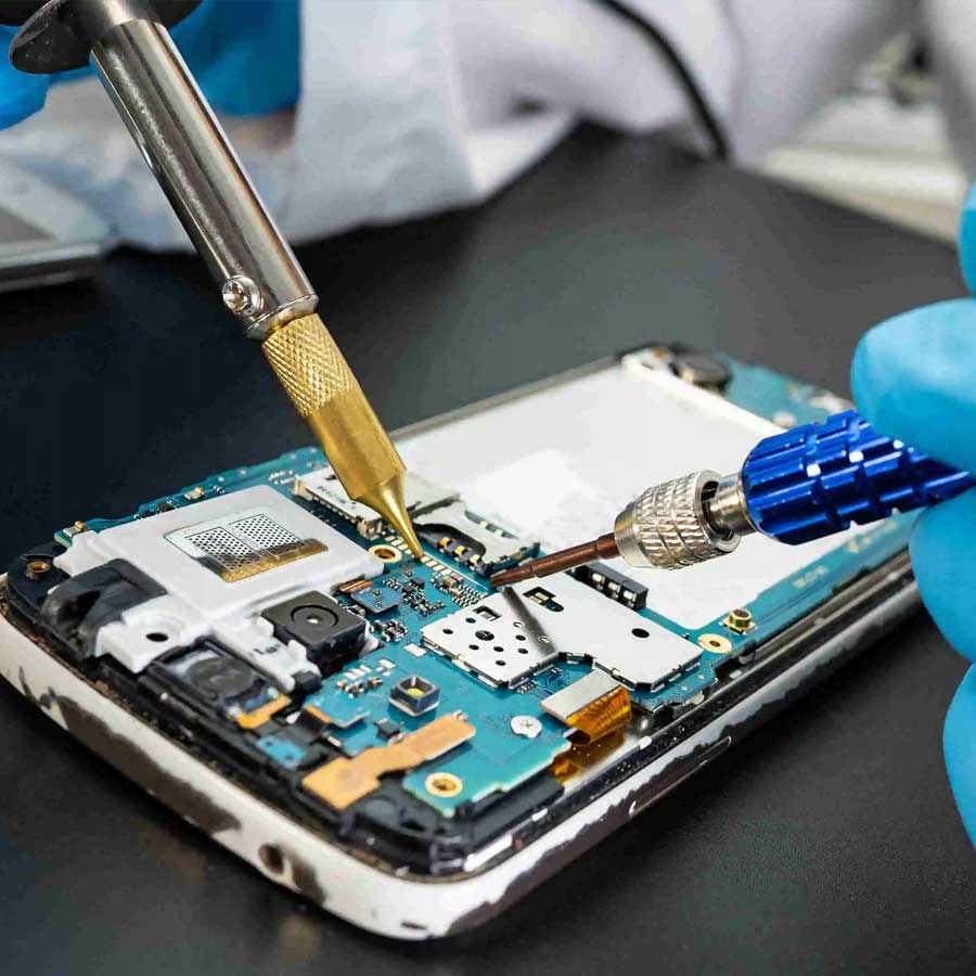 India’s 3200 crore dollar smartphone export target is under threat amid informal trade restrictions of China