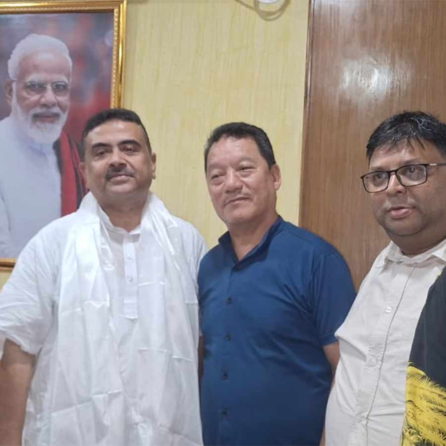 Gorkha Janmukti Morcha leader Bimal Gurung and Roshan Giri meet Suvendu Adhikari dgtl