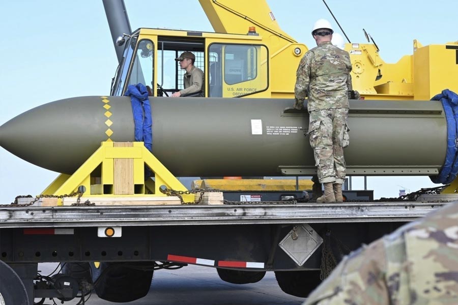 সাক্ষাৎকারে কুজ়ুলু বলেছেন, ‘‘সাধারণ বাঙ্কার বাস্টার বোমাগুলি ১.৮ থেকে ২.৮ মিটার মোটা কংক্রিটের চাদর কেটে ভিতরে ঢুকে আঘাত হানতে পারে। আমাদের বোমা কিন্তু তার চেয়ে বেশি শক্তিশালী। এটা সাত মিটার পর্যন্ত পুরু কংক্রিট বা ইস্পাতের চাদর ভেদ করে আক্রমণ শানাতে সক্ষম। এতটা মোটা ইস্পাতের চাদর সাধারণত সেতু, বাঁধ বা পরমাণু হাতিয়ার রাখার পরিকাঠামোতেই ব্যবহার করা হয়।’’