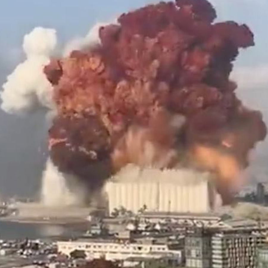 তুরস্কের স্থানীয় সংবাদমাধ্যম ‘টার্কি টুডে’র প্রতিবেদন অনুযায়ী, ‘টাইফুন ব্লক ৪’-এর দৈর্ঘ্য সাড়ে ছ’মিটার। বিস্ফোরকবোঝাই অবস্থায় এর ওজন ২,৩০০ কিলোগ্রাম। হাইপারসনিক ক্ষেপণাস্ত্রটির পাল্লা প্রায় ৮০০ কিলোমিটার। হাতিয়ারটির নকশা তৈরি করেছে আঙ্কারার জনপ্রিয় প্রতিরক্ষা সংস্থা ‘রকেটসান’। এর উৎপাদনের সঙ্গেও জড়িত আছে তারা।