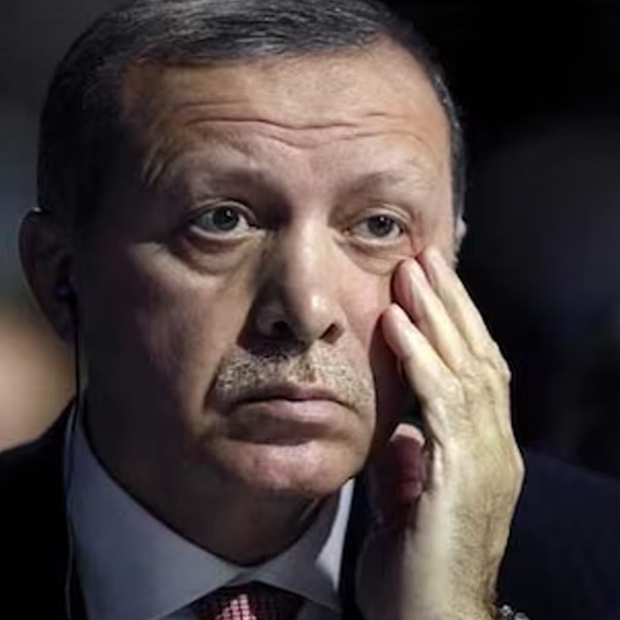 দীর্ঘ দিন ধরেই ব্যালেস্টিক ক্ষেপণাস্ত্রের শক্তি বৃদ্ধির চেষ্টা চালিয়ে যাচ্ছে তুরস্ক। এ ব্যাপারে যাবতীয় দায়িত্ব ‘রকেটসান’-এর কাঁধে দিয়েছেন প্রেসিডেন্ট এর্ডোয়ান। কয়েক বছর আগে ‘টাইফুন’ নামের একটি ক্ষেপণাস্ত্র তৈরি করে আঙ্কারার ওই প্রতিরক্ষা সংস্থা। এত দিন পর্যন্ত সেটাই ছিল তুর্কি সেনার সবচেয়ে দূরপাল্লার ব্যালেস্টিক ক্ষেপণাস্ত্র।