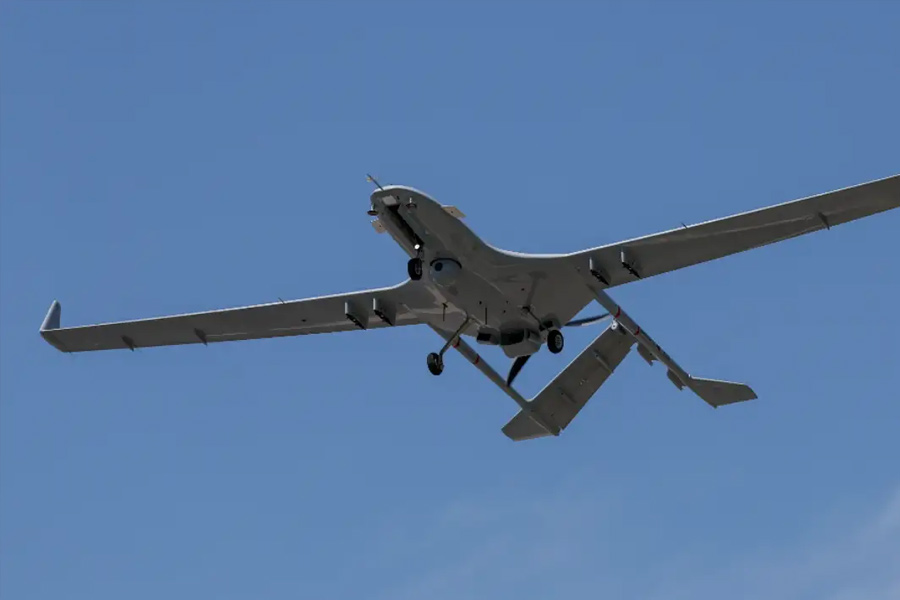 তুরস্কের সঙ্গে ঘনিষ্ঠ সম্পর্ক রয়েছে পাকিস্তানের। কাশ্মীর ইস্যুতে বার বার ইসলামাবাদের পাশে দাঁড়িয়েছে আঙ্কারা। তা ছাড়া রাওয়ালপিন্ডির ফৌজি জেনারেলদের বিভিন্ন ধরনের হাতিয়ারও সরবরাহ করে থাকে প্রেসিডেন্ট এর্ডোয়ানের প্রশাসন। ‘অপারেশন সিঁদুর’কে কেন্দ্র করে চলা চার দিনের ‘যুদ্ধে’ পাক সেনাকে ‘বের‌্যাক্টার টিবি-২’ হামলাকারী ড্রোন দিয়ে সাহায্য করে তুরস্ক। যদিও সেগুলিকে মাঝ-আকাশে ধ্বংস করতে ভারতের তেমন সমস্যা হয়নি।