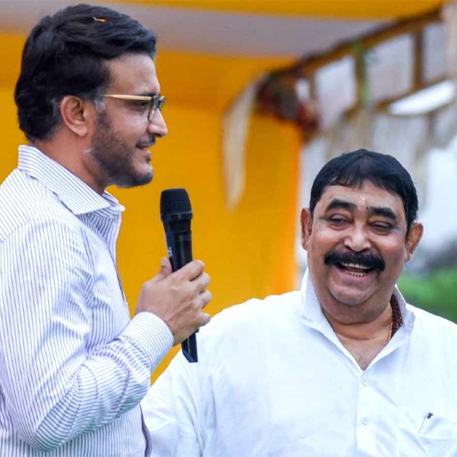 Sourav Ganguly expressed his reaction to his picture with Anubrata Mondal Dgtld