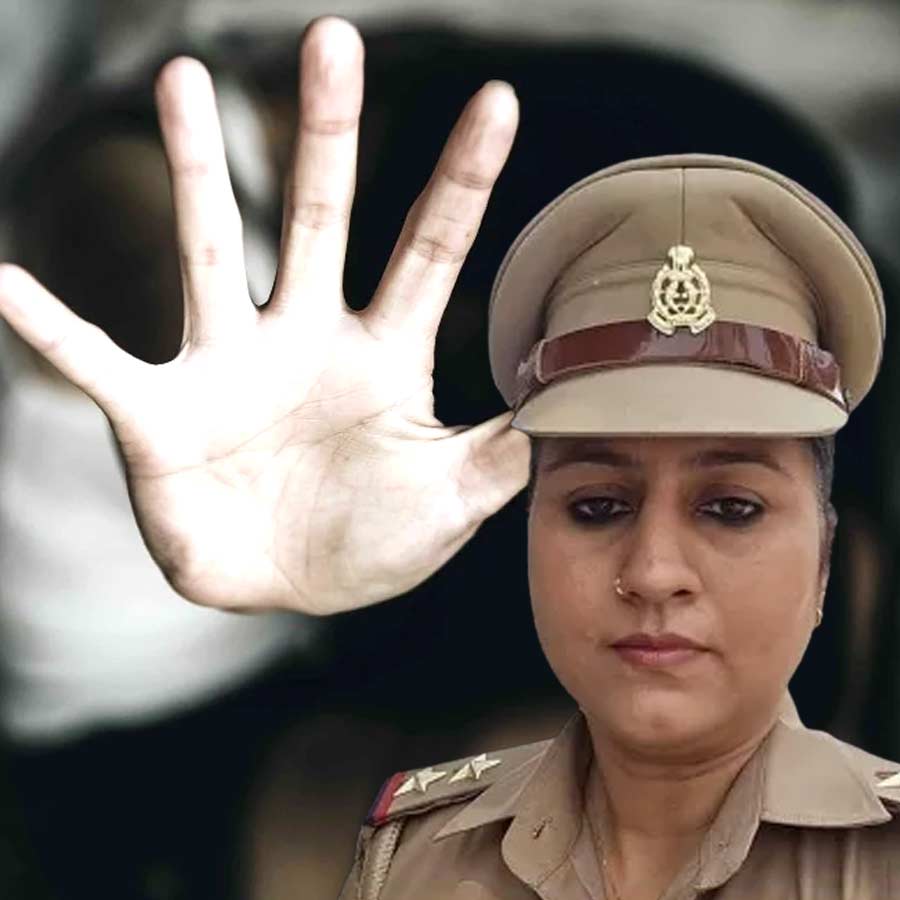Sub Inspector and mother of two lauded for courage in Lucknow encounter, here all need to know about 'Lady Singham' Sakina Khan dgtl