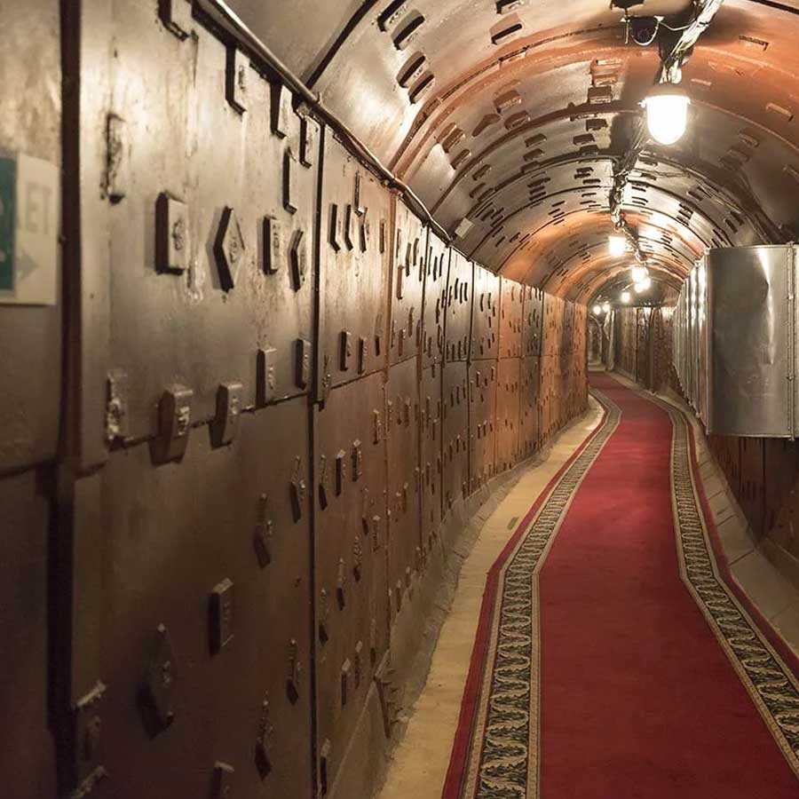 America has built 170 secret bunkers for 21 trillion dollars claims former Assistant Secretary