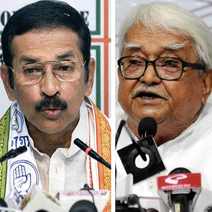 PCC President gives letter officially, LF announces support to Congress candidate