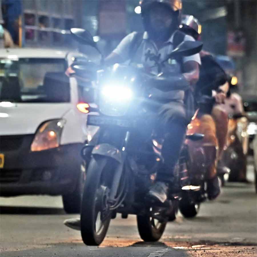 Accidents are increasing in Kolkata due to negligent repairs after road digging