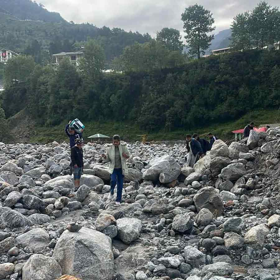 Stranded tourists in Lachung of North Sikkim now being evacuated in coordinated relief effort dgtld