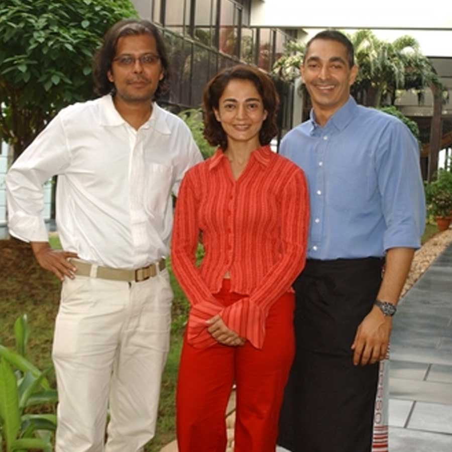Deepak Malhotra with family