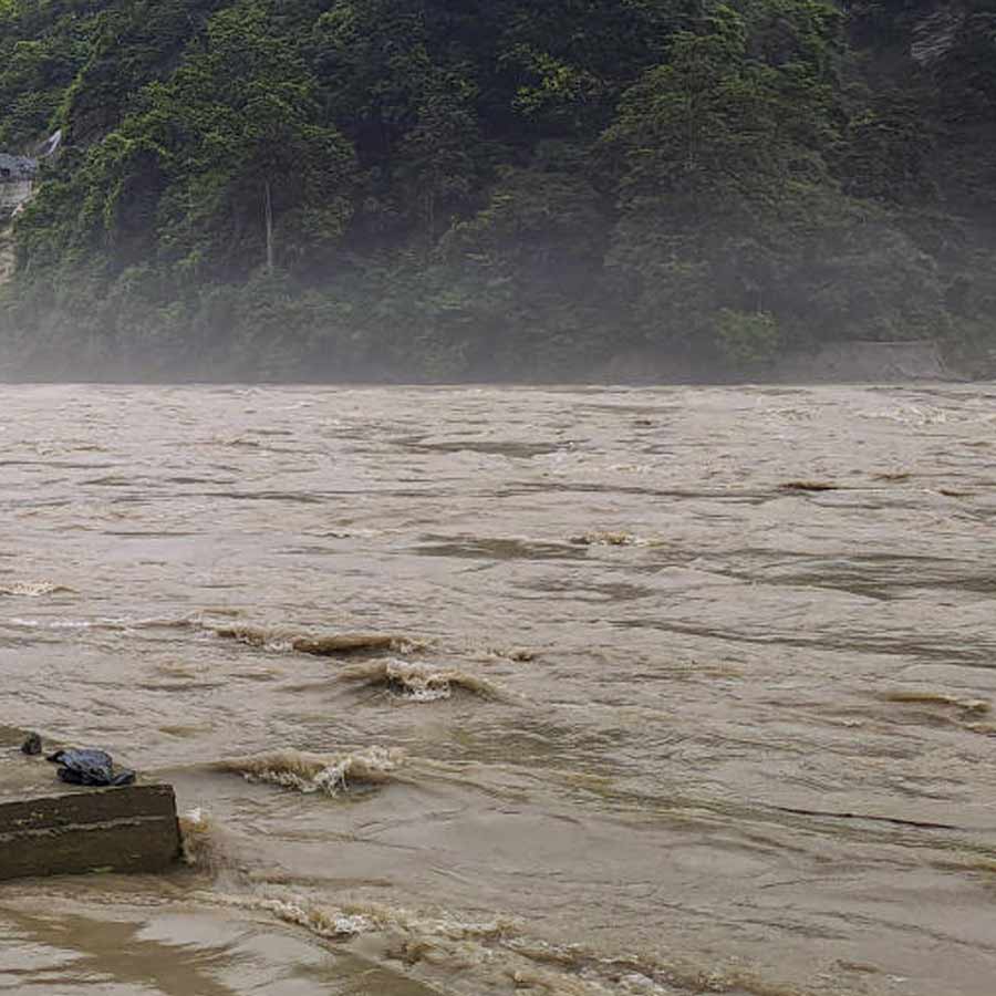 UP Pratapgarh couple going on honeymoon went missing in Sikkim as car fell in a river dgtl