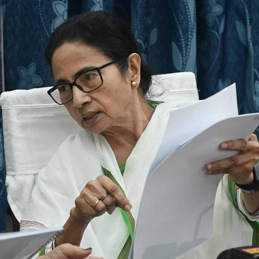 A Toto driver wrote a letter to Mamata Banerjee alleging that parking fees are being charged illegally in Howrah dgtld