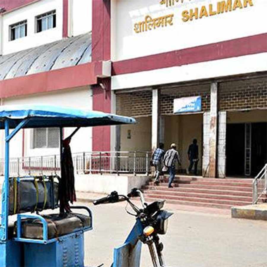 Hooliganism at Shalimar exposed after a toto driver was beaten near Shalimar station