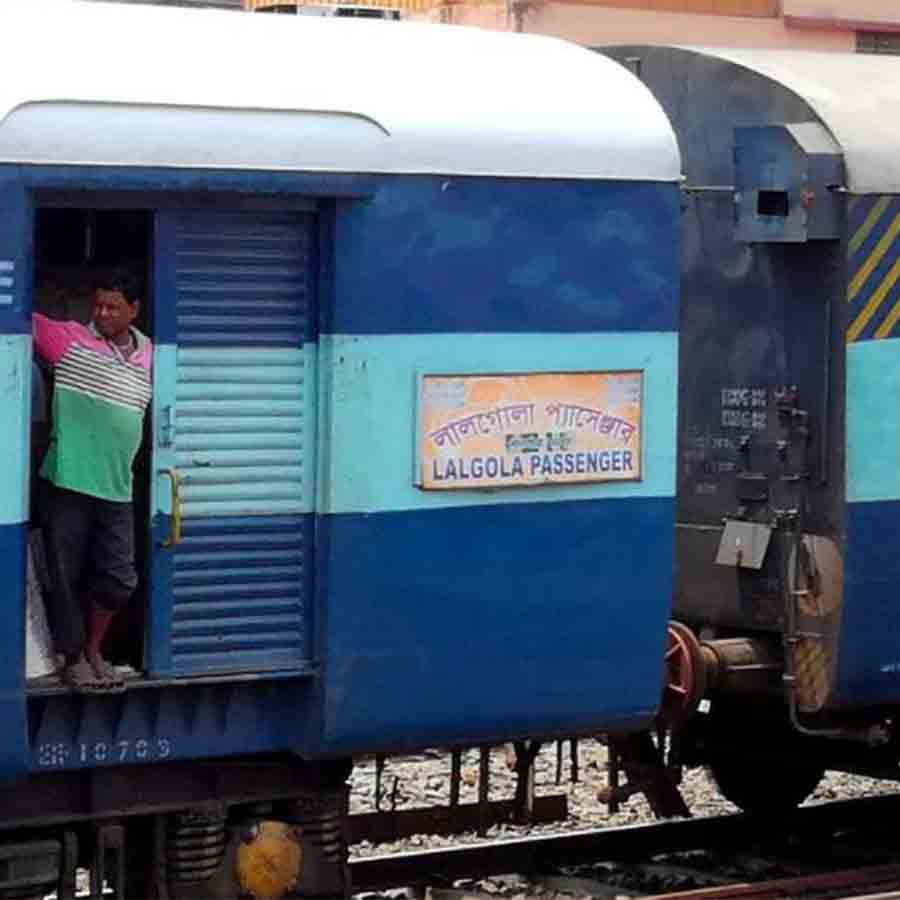 Indian Railways Authority withdrew their decision of 30 minutes halt at Krishnanagar Station for Lalgola Passenger