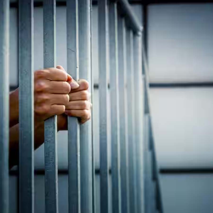 An unspecified number of inmates managed to escape from Karachi\\\'s Jail