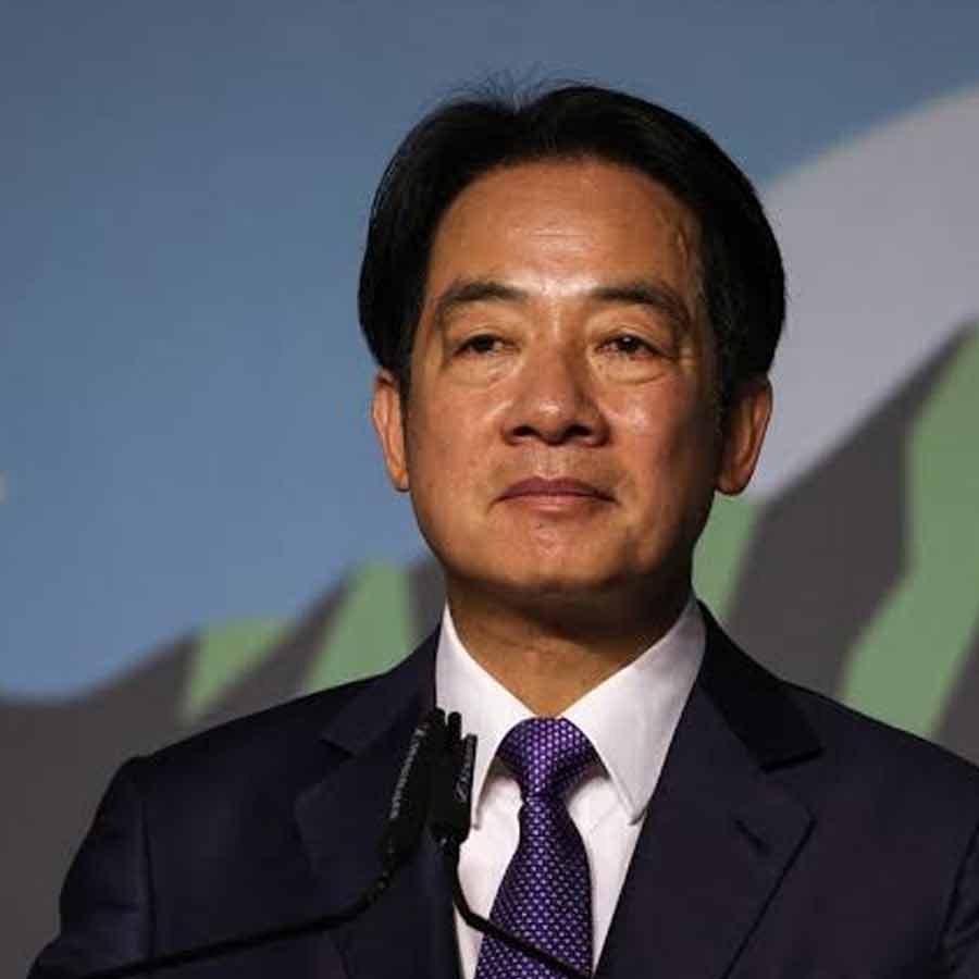 China deployed two aircraft carriers, 70 warships and dozens of fighter jets near Taiwan escalates tension in Pacific