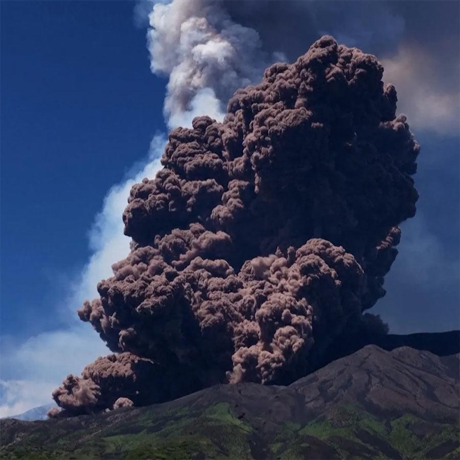 Mount Etna of Italy erupts once again dgtl