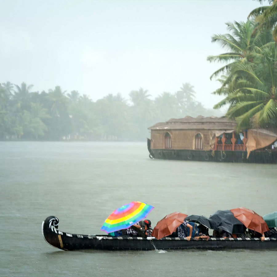 বর্ষায় ব্যাক ওয়াটার।