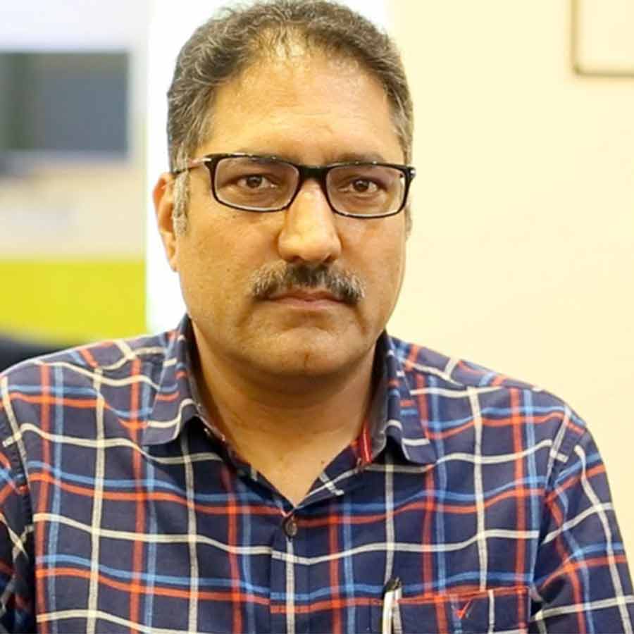 Three government employees suspended for plotting to kill Shujaat Bukhari