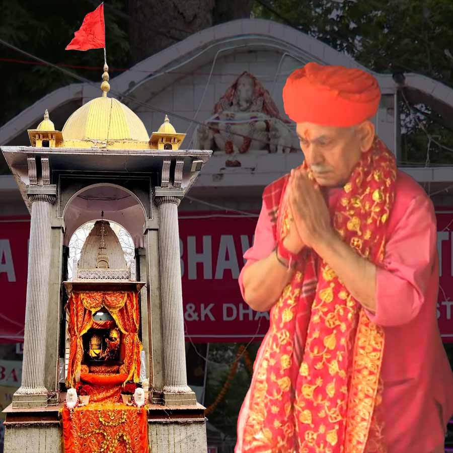 Kashmiri Pandits offer prayers at Kheer Bhawani Temple in Jammu dgtl