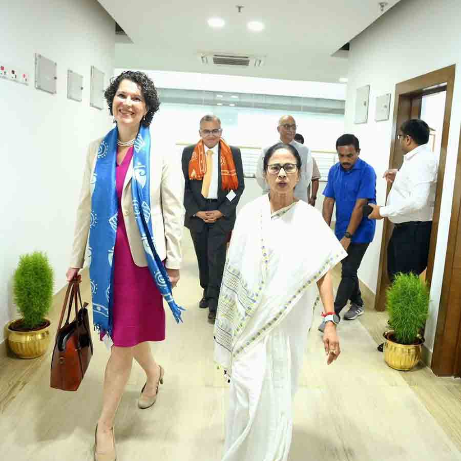 CM Mamata Banerjee meets Ms Kathy Giles-Diaz, Consul General at the US Consulate General in Kolkata dgtl