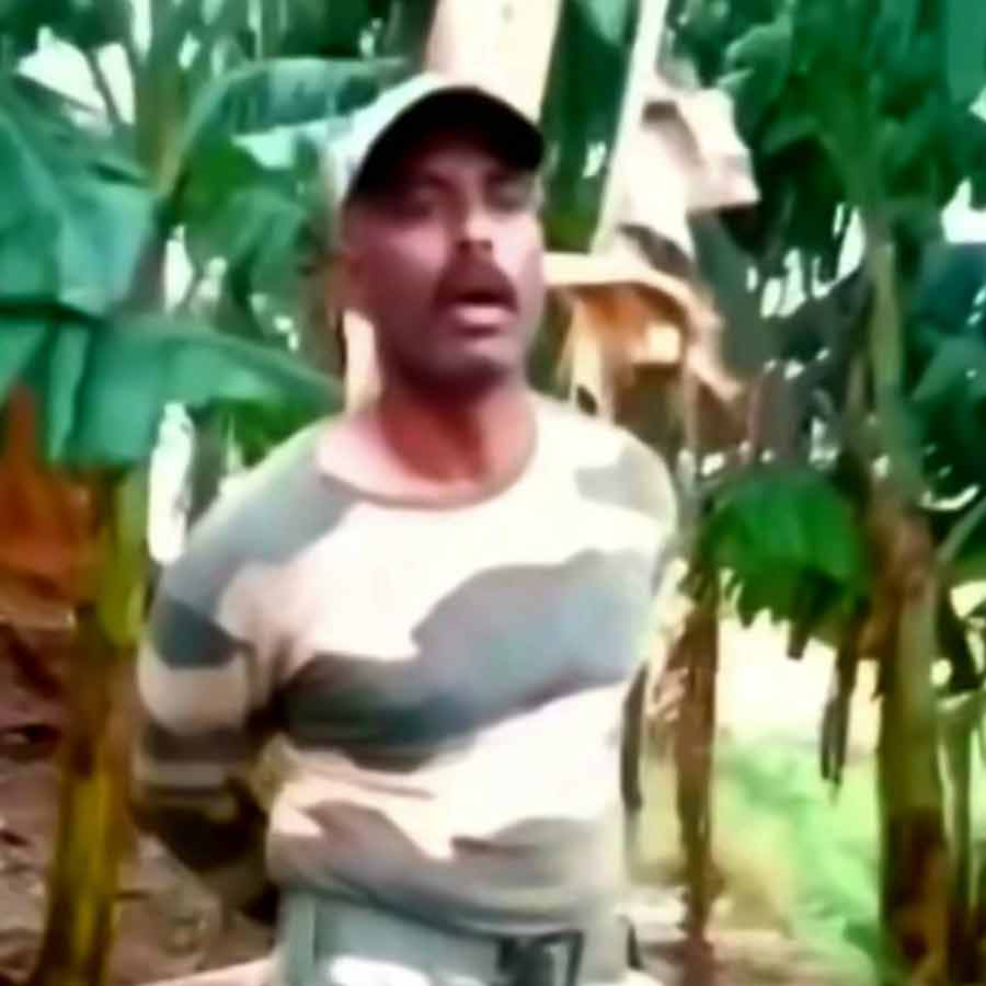 Indian jawan kidnapped by Bangladeshi villagers and freed after flag meeting dgtl