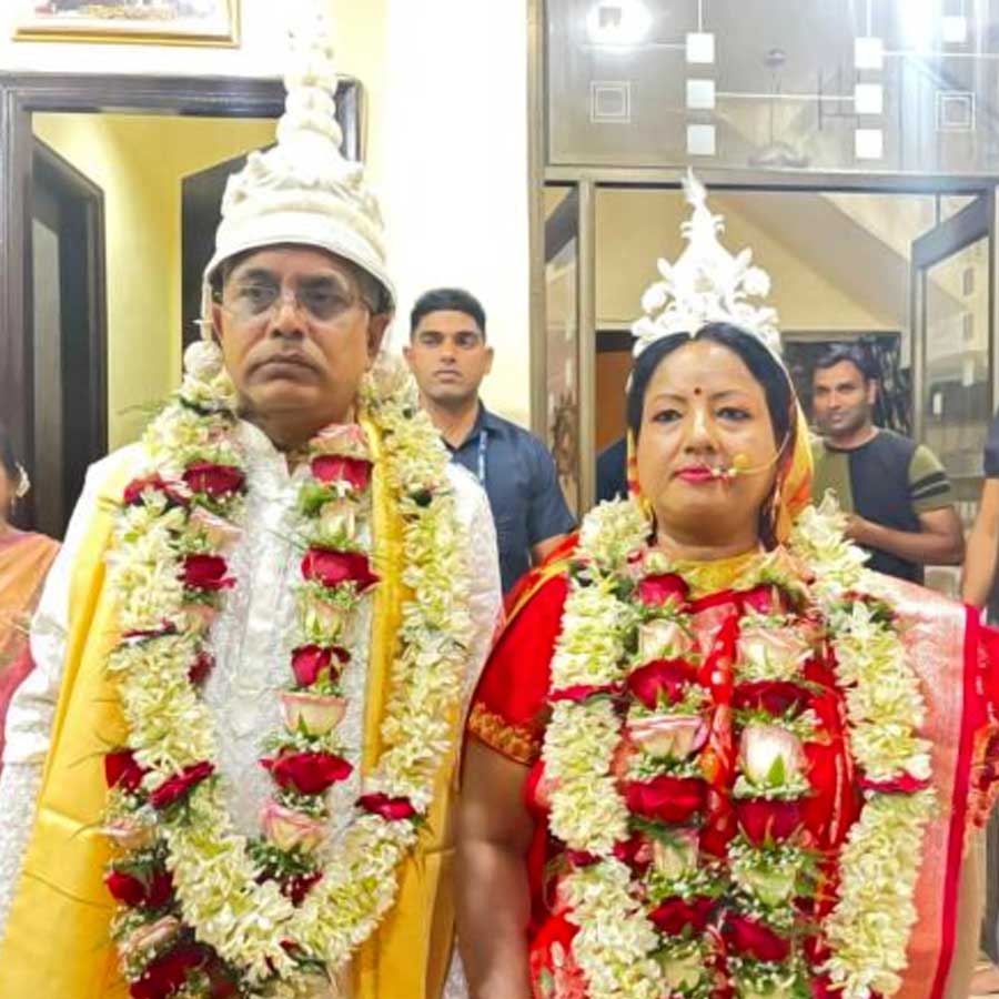 Mahua Moitra’s wedding with Pinaki Misra marks the rising trend marriage among elderly people