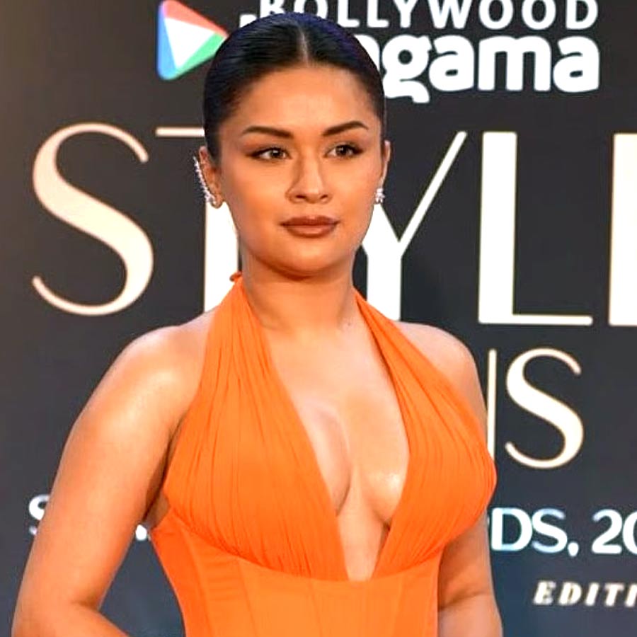 Suyyash Rai SLAMS Paps For Zooming Their Cameras On Avneet Kaur\\\'s Chest